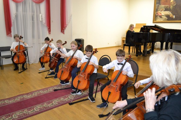 «Прекрасен мир любовью материнской»