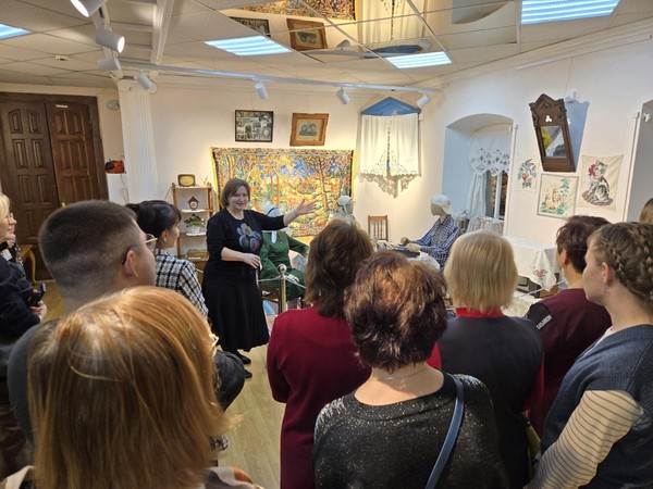 Экскурсия по выставке «Песни, которые мы (потеряли) нашли»