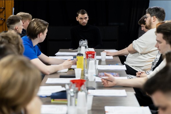 Спектакль «Любовь к трем апельсинам»