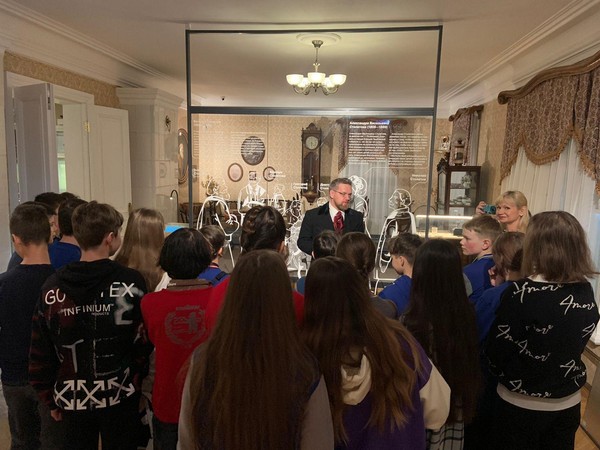 Иммерсивный спектакль «Столетов»