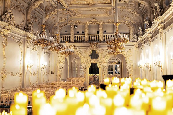 Саундтреки из кино при свечах