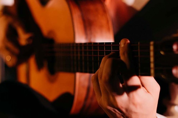 VI Международный фестиваль гитаристов. ВРЕМЯ ГИТАРЫ. Гала-концерт: Романтический вечер с гитарой при свечах