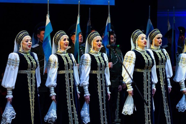Оренбургский русский народный хор. Нам есть чем гордиться и есть что беречь