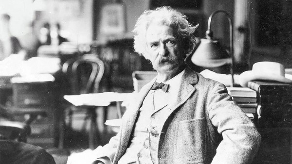 Бренд-автор шоу «Смех и философия Марка Твена»