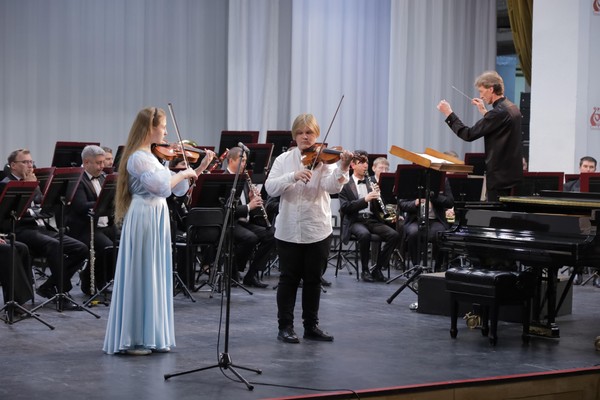 Концерт с учащимися лицея при консерватории и оркестром им. В. Еждика