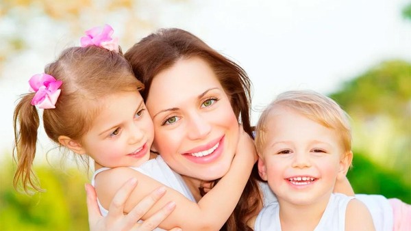 Праздничная программа «Мир начинается с мамы»