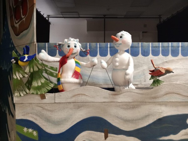 Спектакль «Солнышко и снежные человечки»