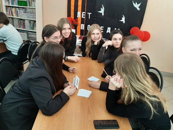 Литературно-музыкальная гостиная «Солнечные лучики. Великие мамы великих людей»