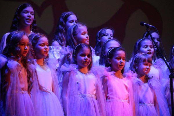 Концертная программа, посвященная Дню матери «Говорите мамам нежные слова»