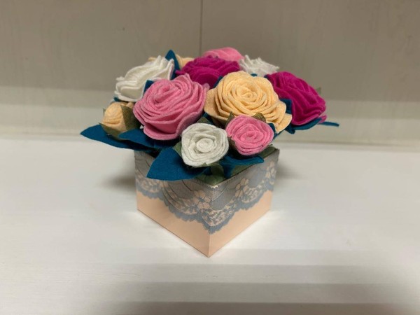 Мастер-класс «Букет цветов в подарочной коробке»