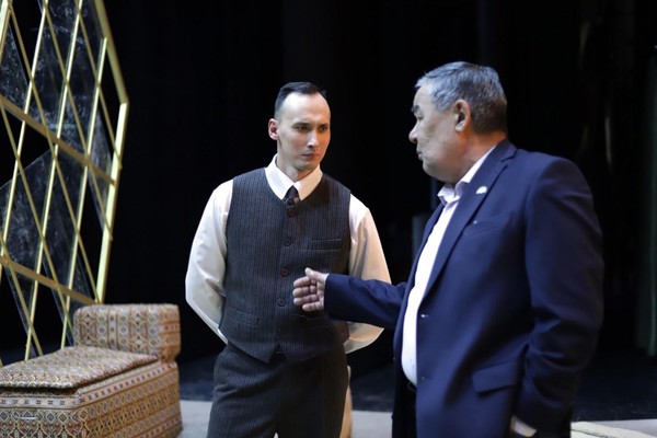 Выставка, посвященная К. Хакимову