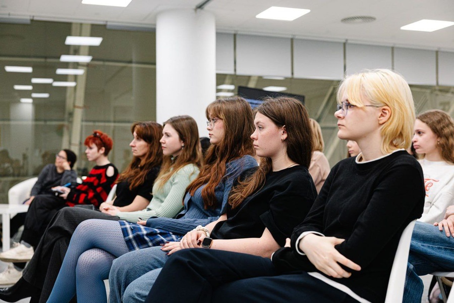 Лекция «Человек с киноаппаратом: зарождение и влияние советской документалистики»