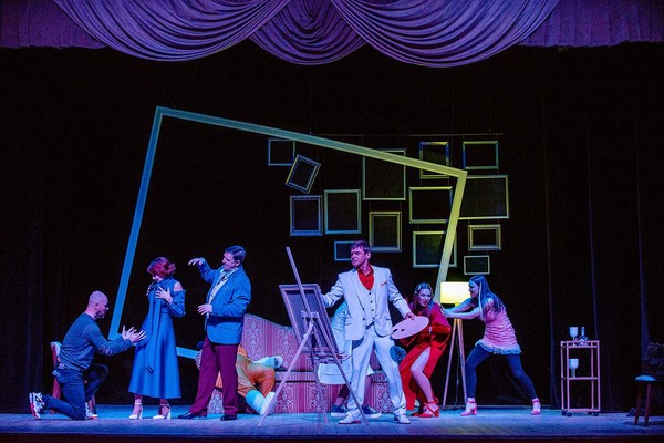 Елена Захарова