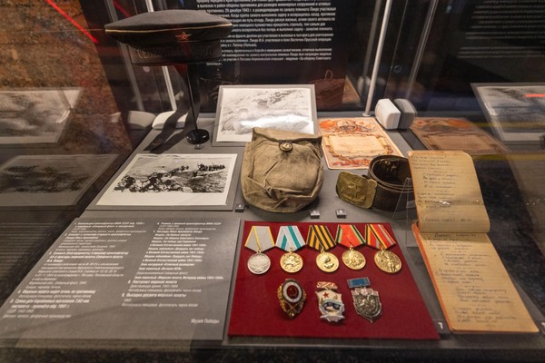 Выставка «Семейные реликвии» ко Дню морской пехоты