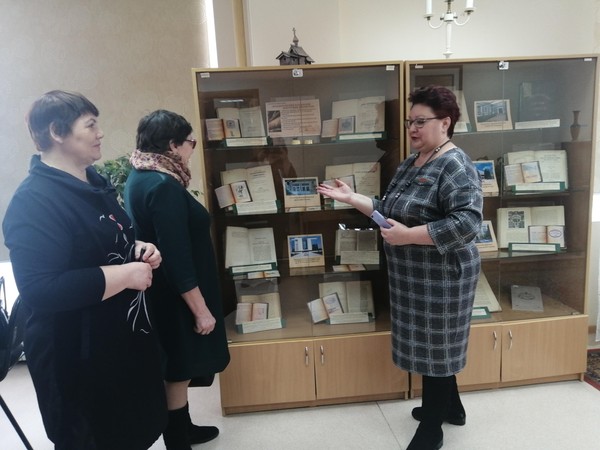 Выставка обзор «Книги издательства М. О. Вольфа в Фонде редких книг»