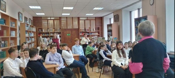 Тематический час к Дню матери в России «Незабвенный образ милый»