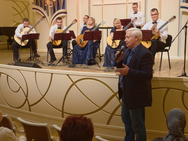 Концерт «Путешествие с гитарой через века»