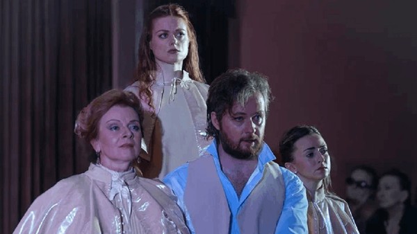 Спектакль «Тысяча мелких осколков»