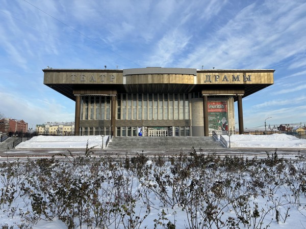 Литературно-поэтическая программу «Будем счастливы во что бы то ни стало…»