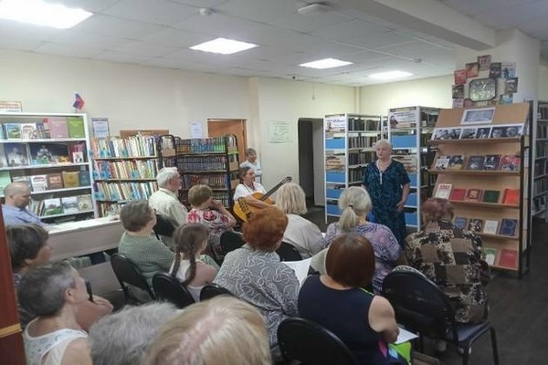 Литературно-музыкальная гостиная «Образ матери в русской поэзии»