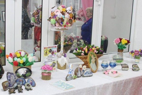 Выставки ко Дню матери