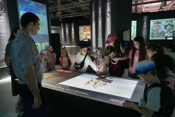 Обзорная экскурсия «Романовы»