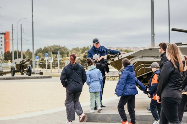 Экскурсия по парку военной техники «Патриот»