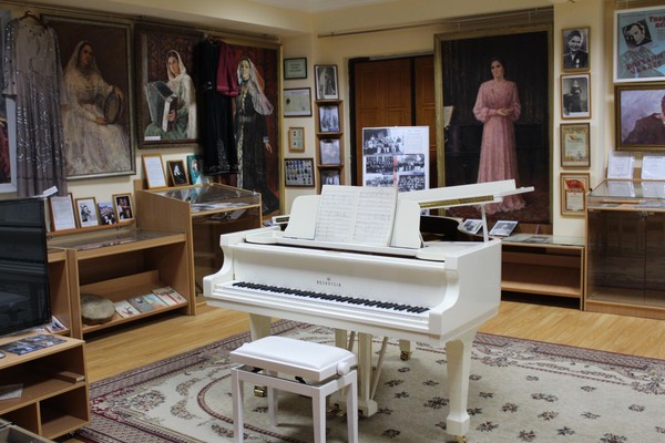 Экспозиция зала музыкальной культуры Дагестана