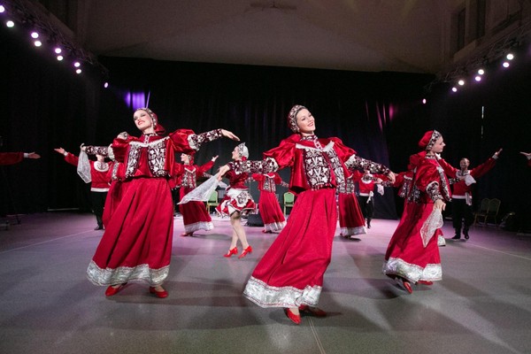 ВИРТУАЛЬНЫЙ КОНЦЕРТНЫЙ ЗАЛ. ФИЛЬМ-КОНЦЕРТ «ЗАВЕЛА ЛЮБОВЬ ПЕСНЮ РУССКУЮ»