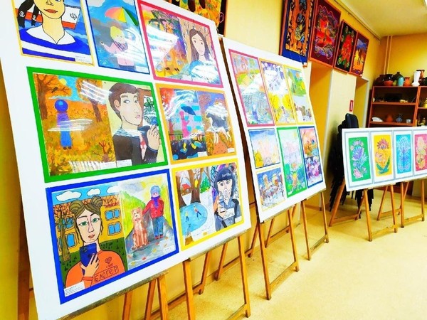 Выставка «Волшебные краски»