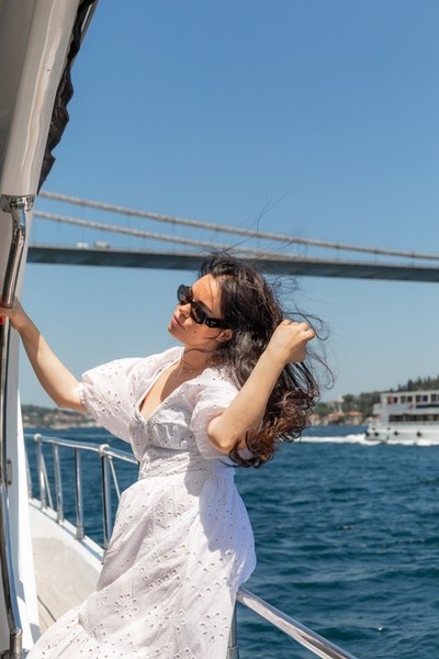 Босфор в кадре — яхт-прогулка с фотосессией и домом из «Зимородка»