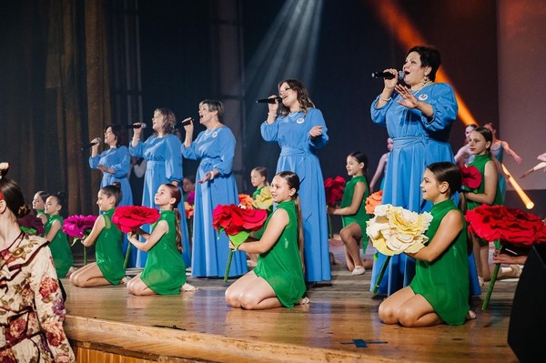 Праздничный концерт ко Дню матери «Родной, единственной, любимой»