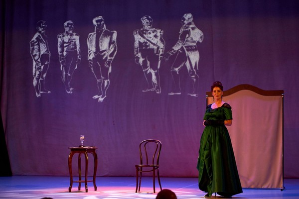 Спектакль «Анна между войной и миром»