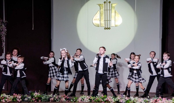 Квартирник у Бунина «Не ты ли ангелом была…»