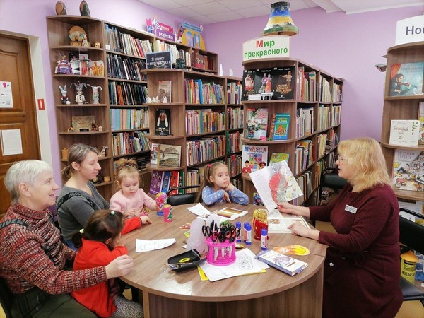 Час музыки «Мелодии для любимых мам»