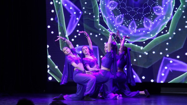 «Ты-моя мелодия, дорогая мама»