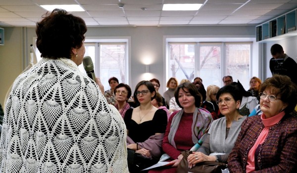 Конкурсно-развлекательная программа «С любовью к мамам: праздник сердец»