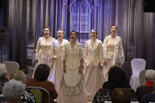 Спектакль «Мечты, любовь и дюжина романсов»