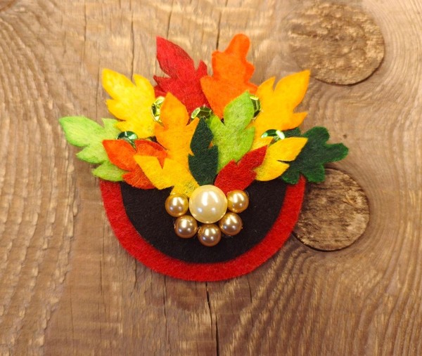 Музейное занятие «Брошь из фетра «Подарок для мамы»