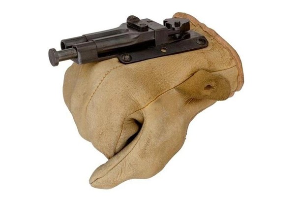 Тематическая беседа «Оружие союзников. Перчатка–пистолет американской разведки»