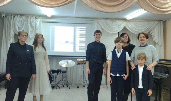 ЖИЗНЬ, ПОСВЯЩЕННАЯ МУЗЫКЕ