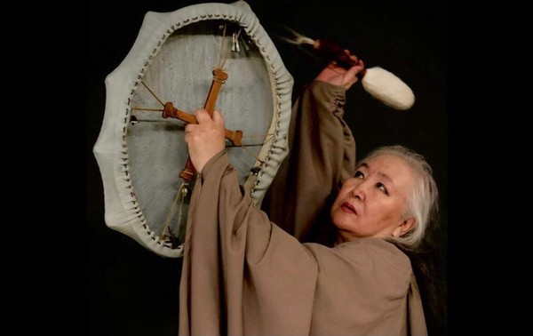 Моноспектакль «Кыыс Ньургустай Куо»