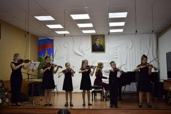 Репетиция к конкурсу скрипачей