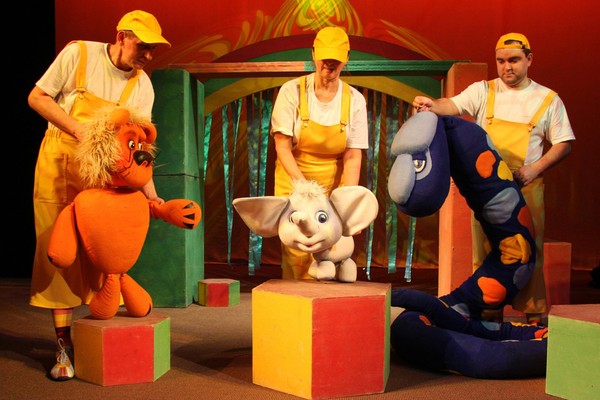 Трансляция спектакля «Слоненок» ко Дню народного единства