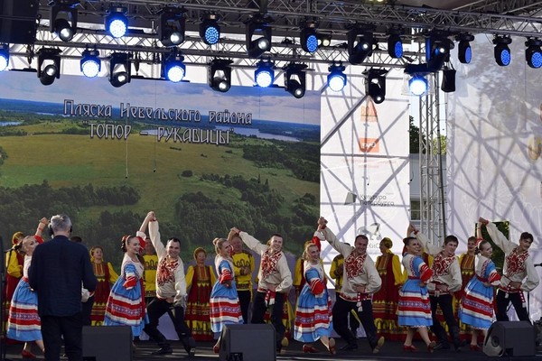 Концертная программа «Мы с тобой, Россия, одного родства»