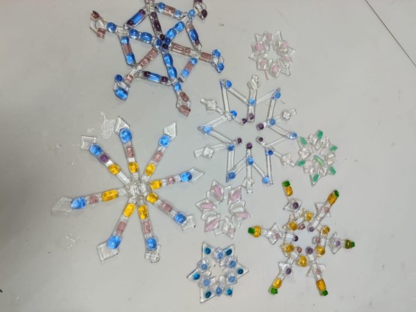 Мастер-класс «Снежинки из стекол»