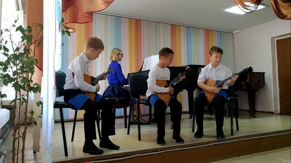 Мастер-класс «Основные приемы звукоизвлечения на балалайке»