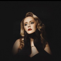 Элли на маковом поле