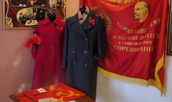 Тематическая экскурсия «Символы Великого Октября в советской культуре»