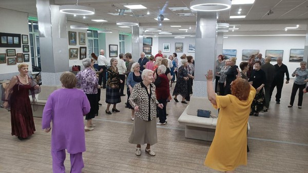 Танцевальный вечер отдыха «В ритме единства»